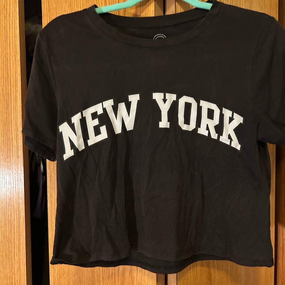 Black 'New York' Crop Top